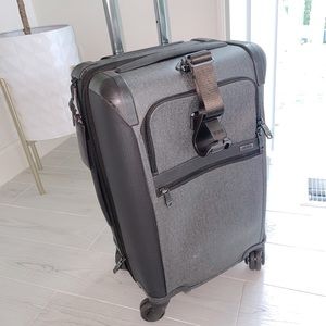 Tumi Luggage International Expandable Carry-On